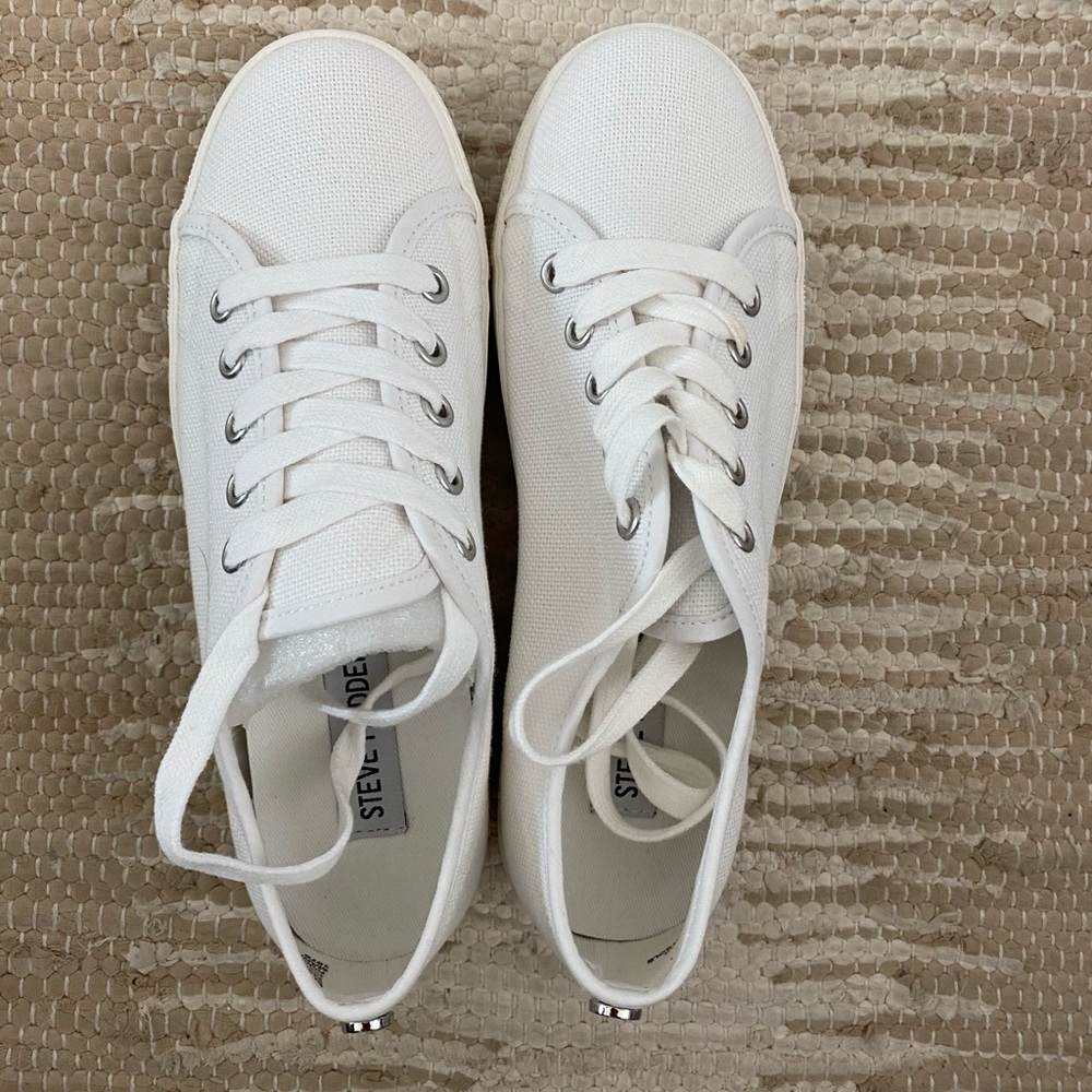 STEVE MADDEN PLATFORM WHITE SNEAKER